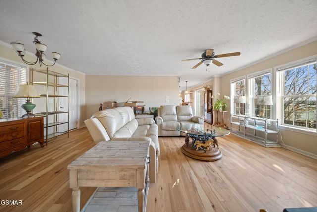 1594 Kinder Lane, Dandridge, TN 37725