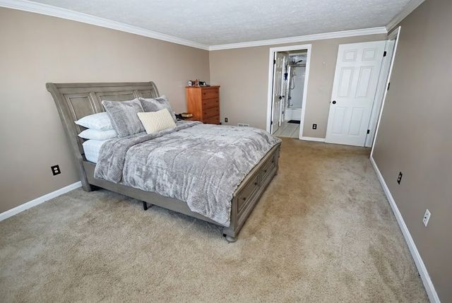 2597 Monterey Dr, Upper St Clair, PA 15241