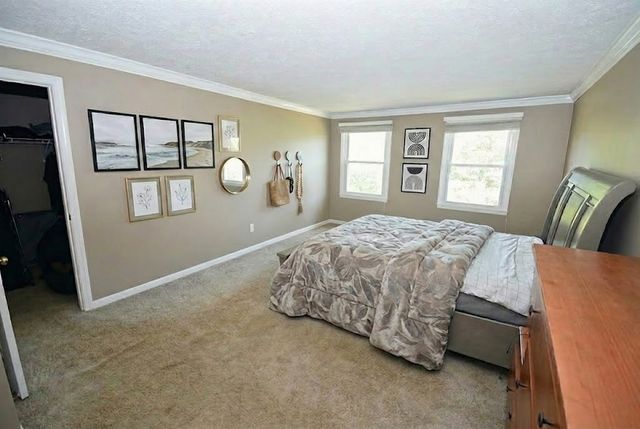 2597 Monterey Dr, Upper St Clair, PA 15241