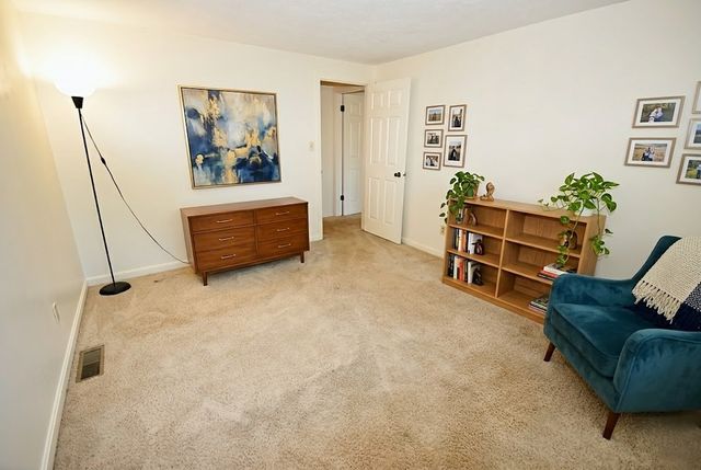 2597 Monterey Dr, Upper St Clair, PA 15241