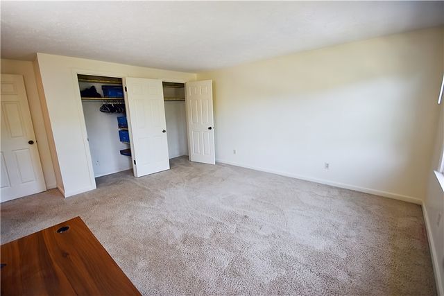 2597 Monterey Dr, Upper St Clair, PA 15241