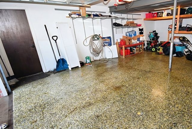 2597 Monterey Dr, Upper St Clair, PA 15241