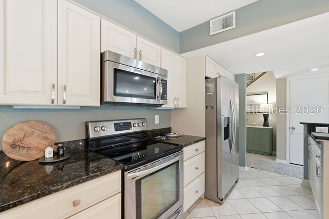 25 Carnoustie Rd Apt 30, Hilton Head Island, SC 29928
