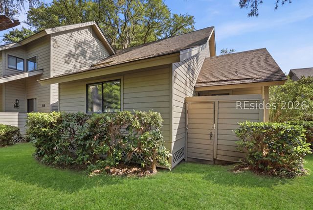 25 Carnoustie Rd Apt 30, Hilton Head Island, SC 29928