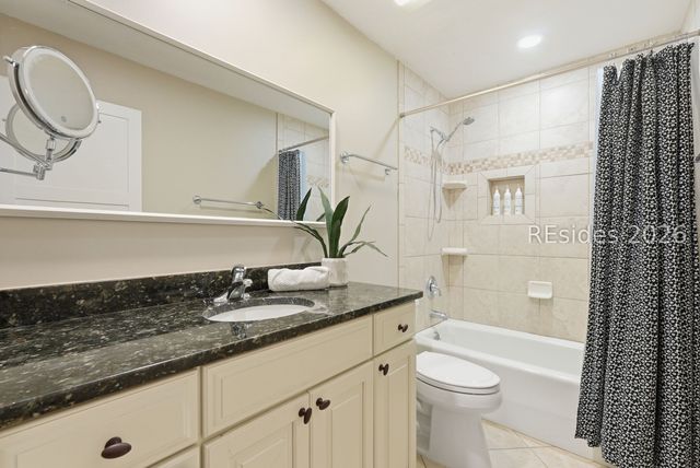 25 Carnoustie Rd Apt 30, Hilton Head Island, SC 29928