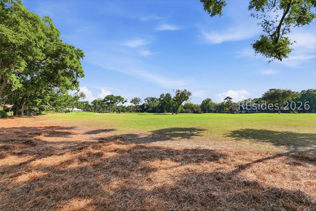 25 Carnoustie Rd Apt 30, Hilton Head Island, SC 29928