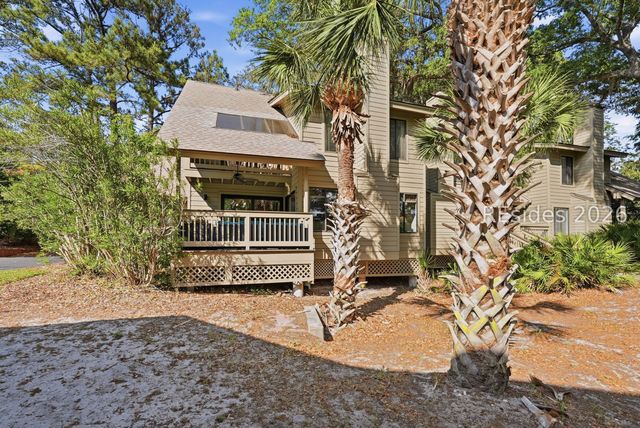25 Carnoustie Rd Apt 30, Hilton Head Island, SC 29928