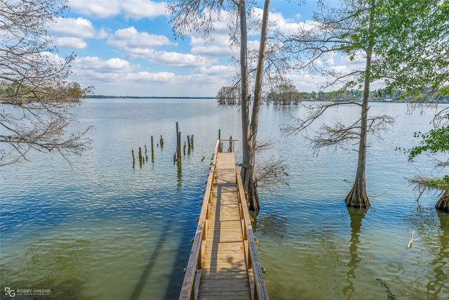 7204 S Lakeshore Drive, Shreveport, LA 71119