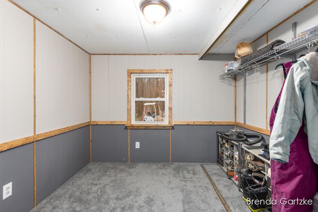 9807 N Maple Hill Road, Reynolds Twp, MI 49329