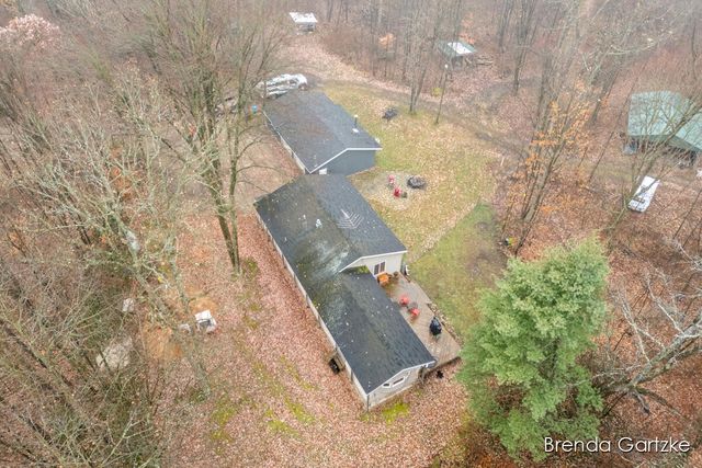 9807 N Maple Hill Road, Reynolds Twp, MI 49329