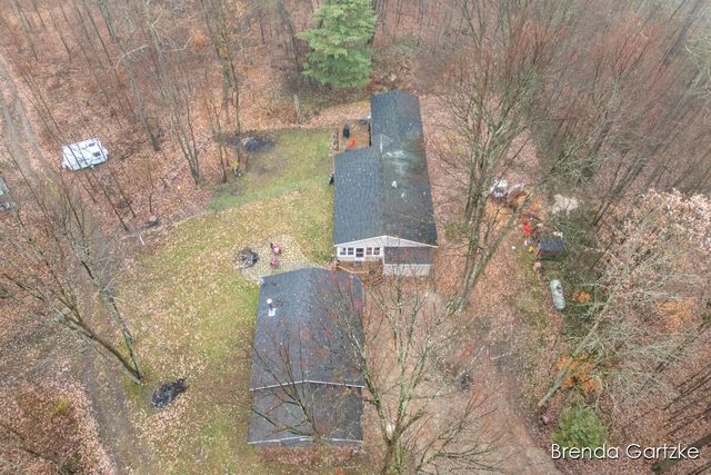 9807 N Maple Hill Road, Reynolds Twp, MI 49329