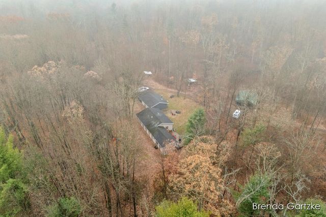 9807 N Maple Hill Road, Reynolds Twp, MI 49329