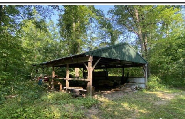 9807 N Maple Hill Road, Reynolds Twp, MI 49329