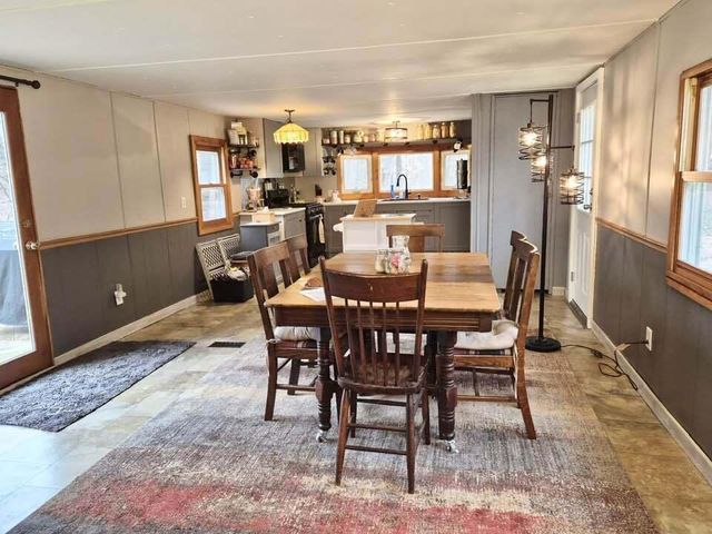 9807 N Maple Hill Road, Reynolds Twp, MI 49329