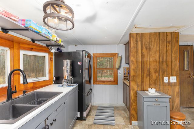 9807 N Maple Hill Road, Reynolds Twp, MI 49329