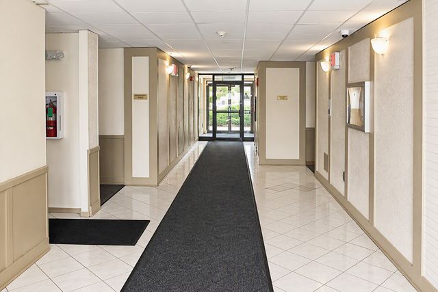 9128 W Terrace Drive 4F, Niles, IL 60714