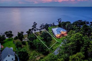 2 Red Barn Road, Freeport, FL 32439