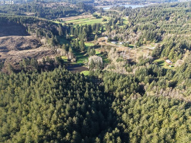 19 Pierson 1421, Coos Bay, OR 97420