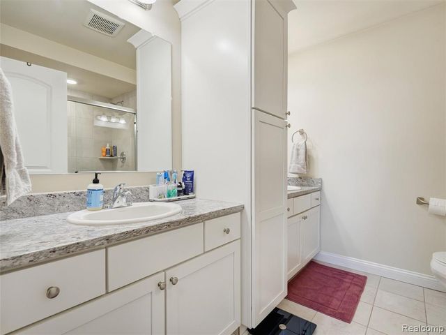 45590 Aragon Lane, Canton, MI 48187