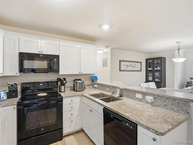 45590 Aragon Lane, Canton, MI 48187