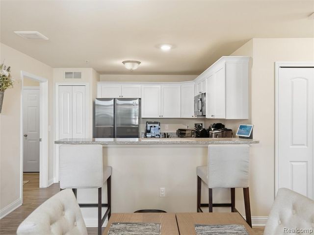 45590 Aragon Lane, Canton, MI 48187