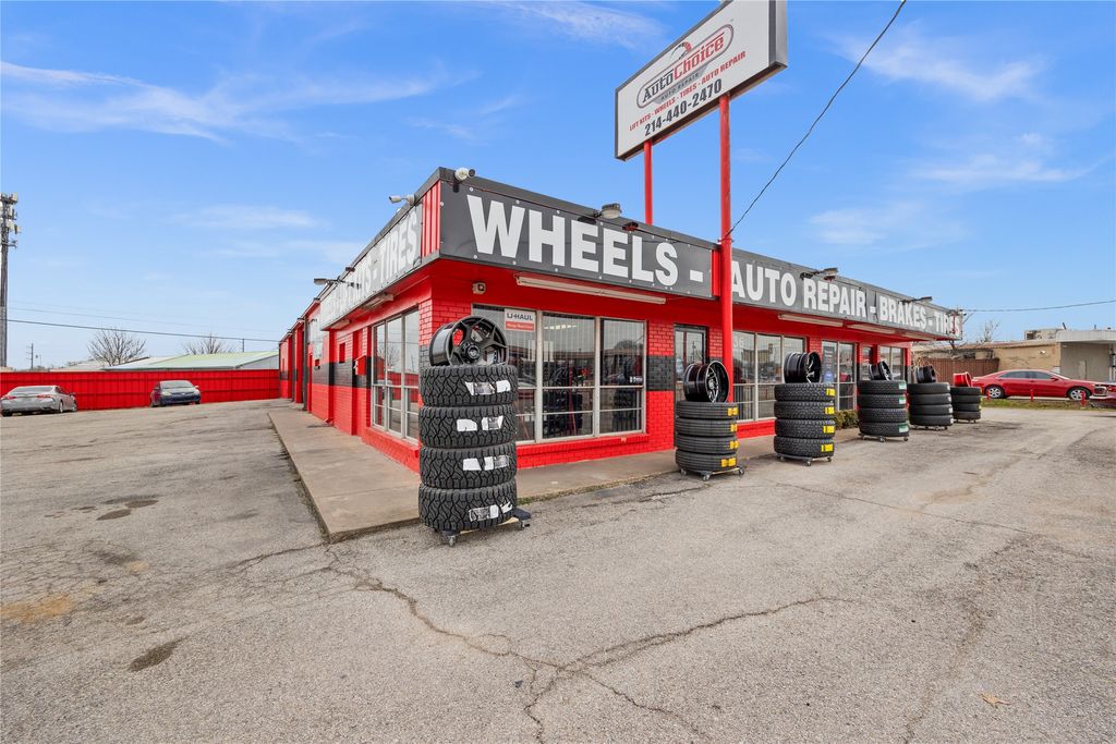 136 Lavon Drive, Garland, TX 75040