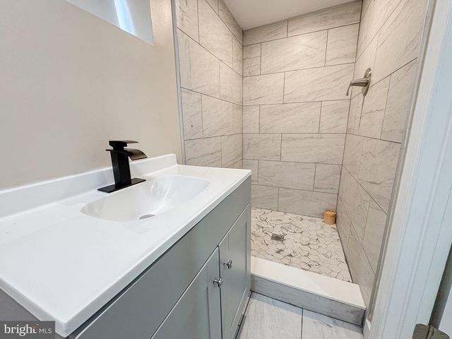 1217 S PEACH ST, Philadelphia, PA 19143