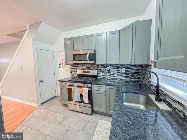 1217 S PEACH ST, Philadelphia, PA 19143