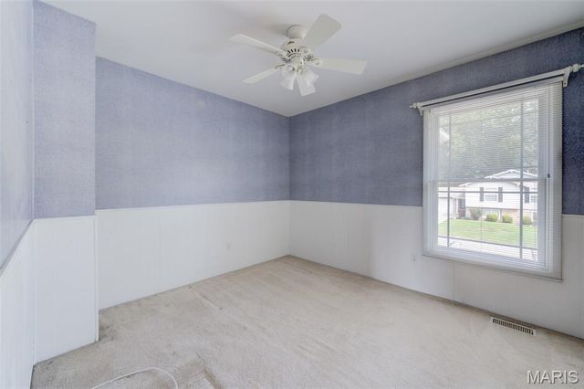 127 Spring Leaf Drive, St Peters, MO 63376