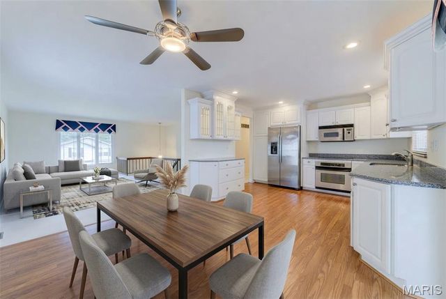 127 Spring Leaf Drive, St Peters, MO 63376