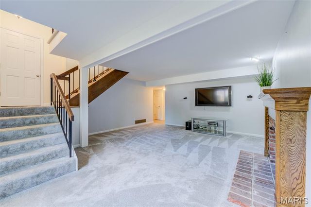 127 Spring Leaf Drive, St Peters, MO 63376