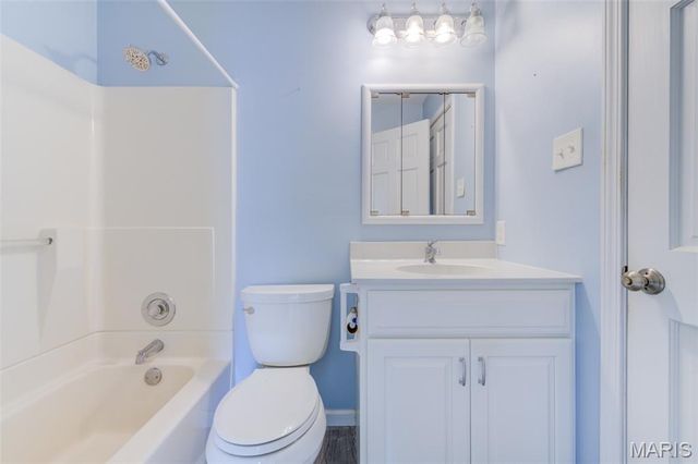 127 Spring Leaf Drive, St Peters, MO 63376