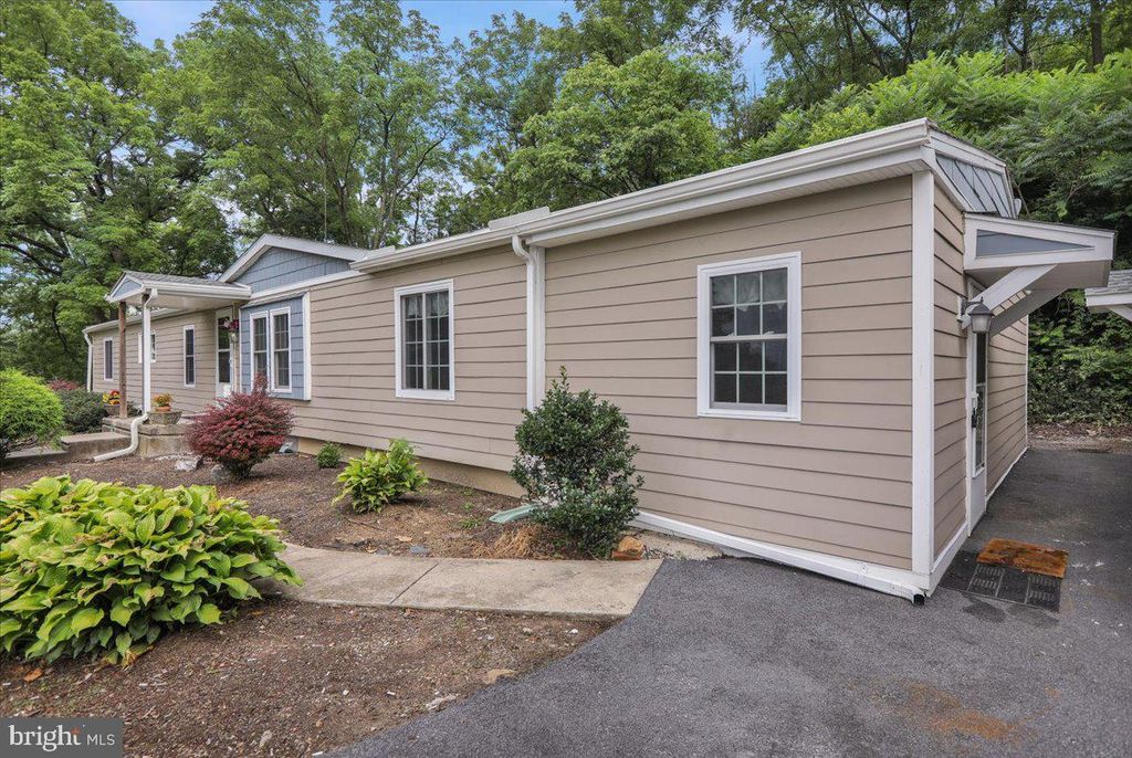 470 CRYSTAL CAVE RD, Kutztown, PA 19530