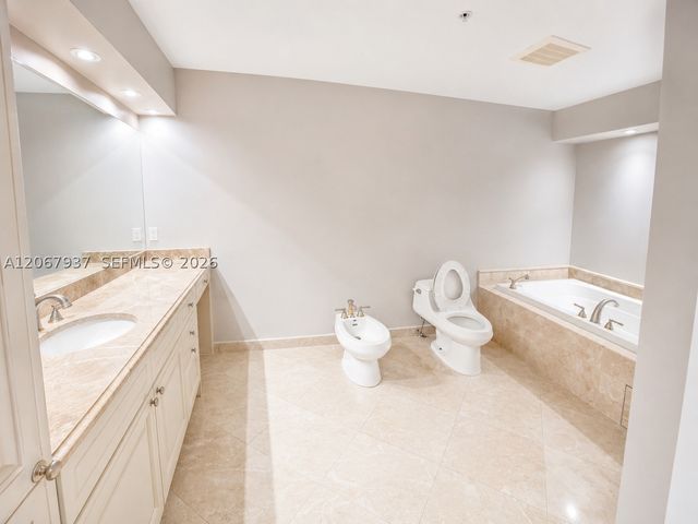 3501 N Ocean Dr V1, Hollywood, FL 33019