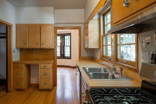 3241 30th Avenue S, Minneapolis, MN 55406