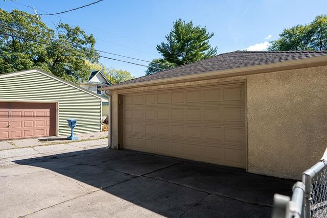 3241 30th Avenue S, Minneapolis, MN 55406