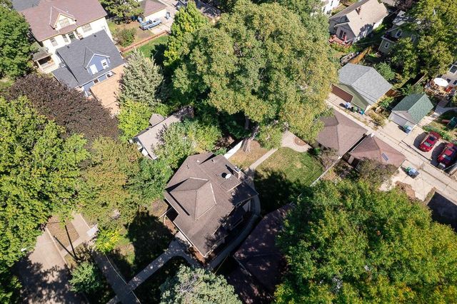 3241 30th Avenue S, Minneapolis, MN 55406