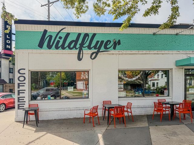 3241 30th Avenue S, Minneapolis, MN 55406