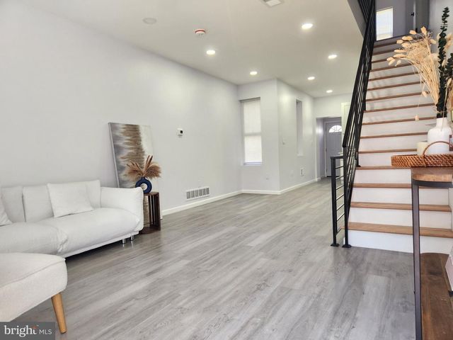 631 CROSS ST, Philadelphia, PA 19147