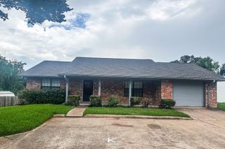 1401 Avenue O K, Huntsville, TX 77340