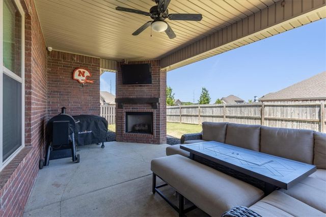 4846 W Wales Drive, Fayetteville, AR 72704