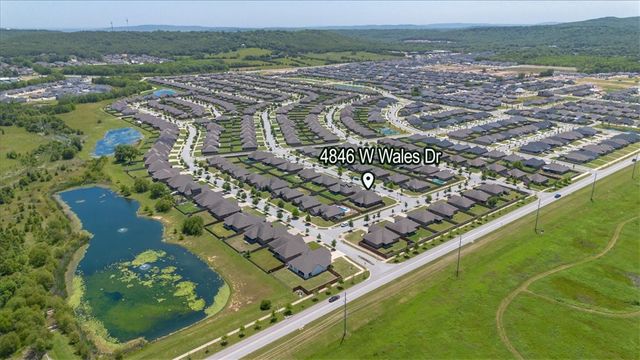 4846 W Wales Drive, Fayetteville, AR 72704