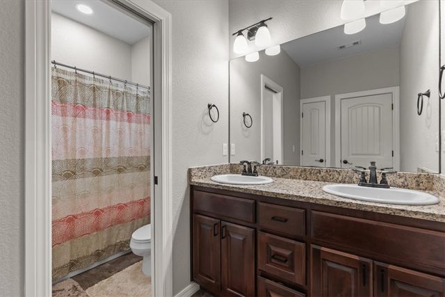 4846 W Wales Drive, Fayetteville, AR 72704