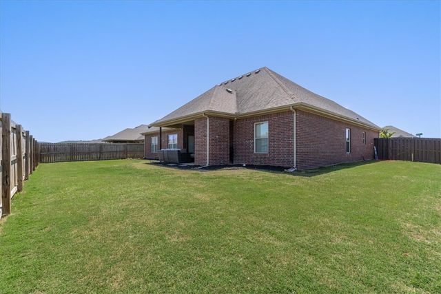 4846 W Wales Drive, Fayetteville, AR 72704