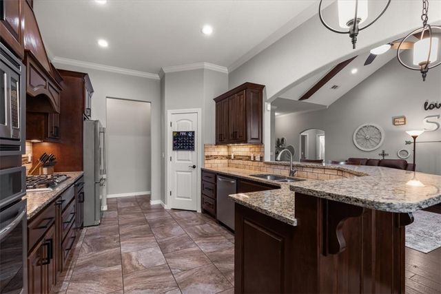 4846 W Wales Drive, Fayetteville, AR 72704