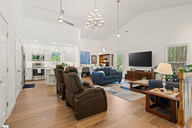 122 Bradley Boulevard, Greenville, SC 20609