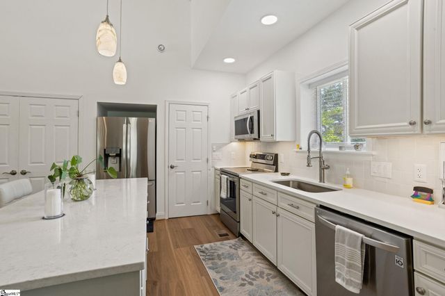 122 Bradley Boulevard, Greenville, SC 20609