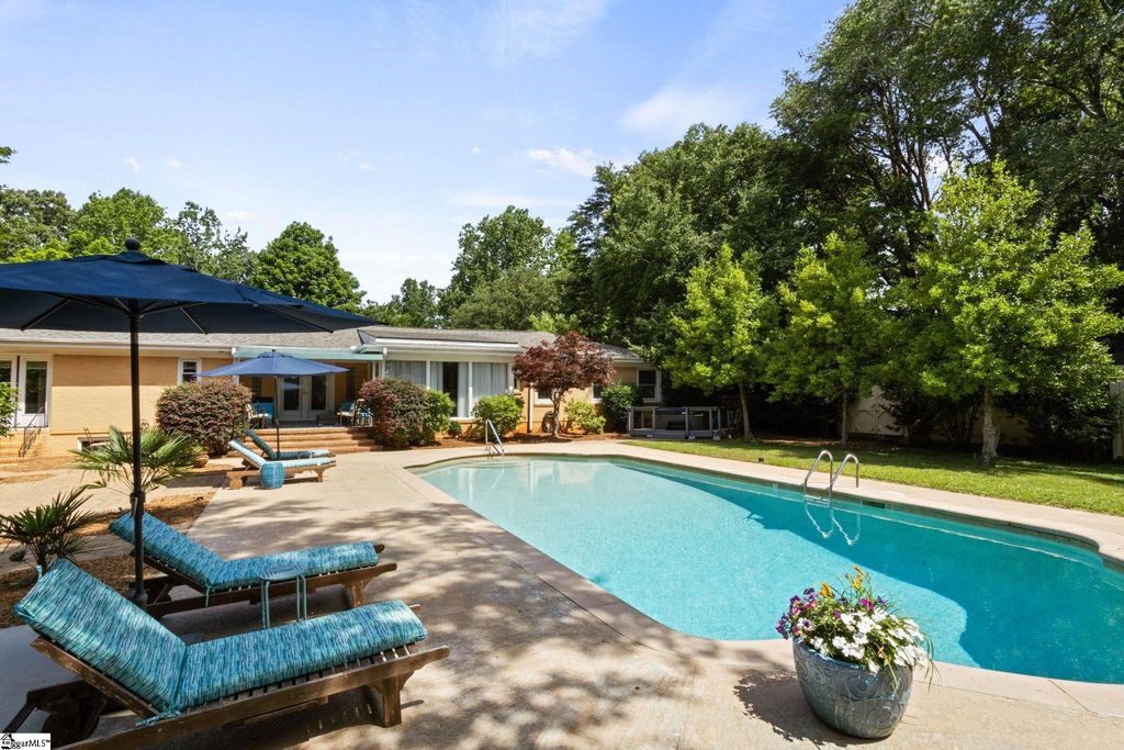 122 Bradley Boulevard, Greenville, SC 20609