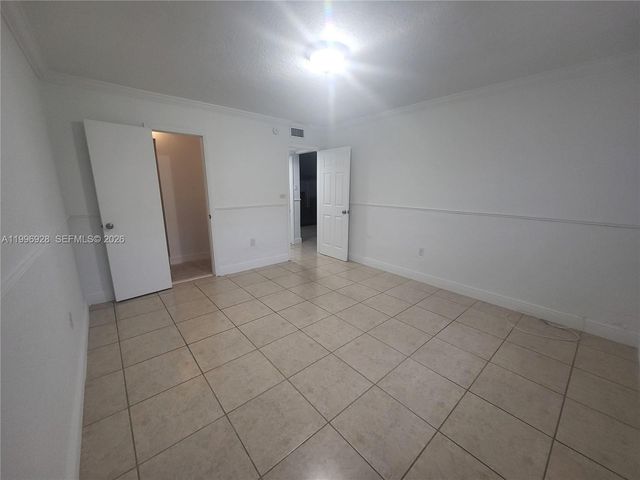 1275 W 35th St 29B, Hialeah, FL 33012