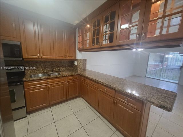 1275 W 35th St 29B, Hialeah, FL 33012